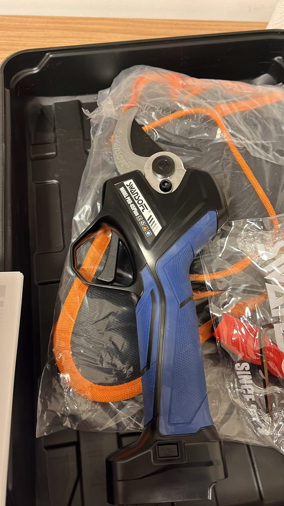 Foto inviata da Giuseppe C. con la sua recensione: forbici Swansoft PRU-45 PLUS